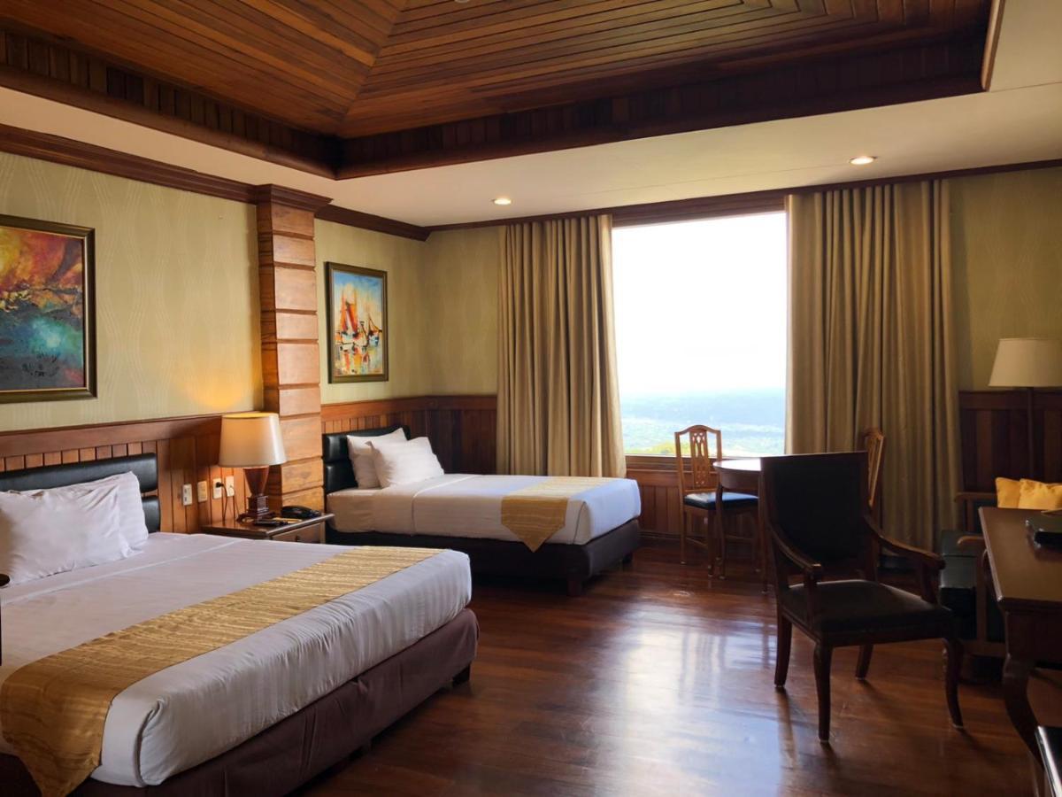 Alta D' Tagaytay Hotel Tagaytay City Esterno foto
