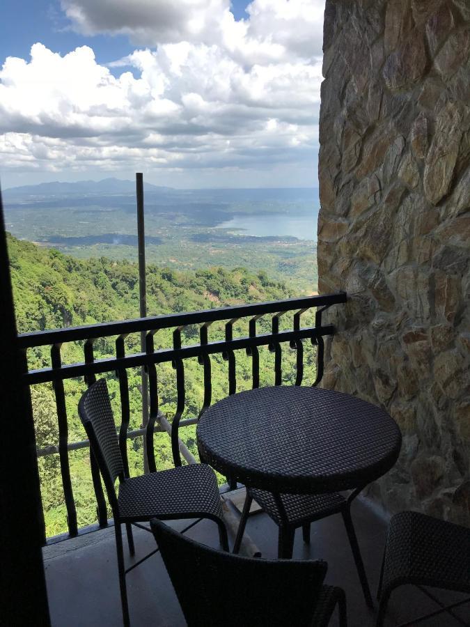 Alta D' Tagaytay Hotel Tagaytay City Esterno foto
