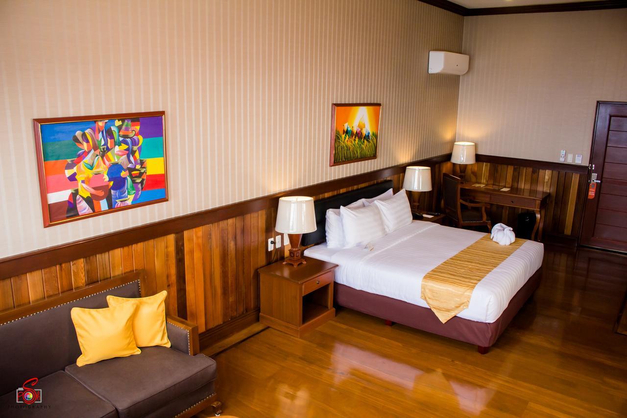 Alta D' Tagaytay Hotel Tagaytay City Esterno foto