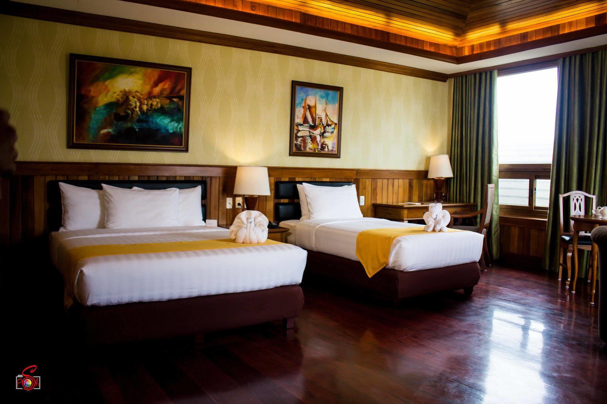 Alta D' Tagaytay Hotel Tagaytay City Esterno foto