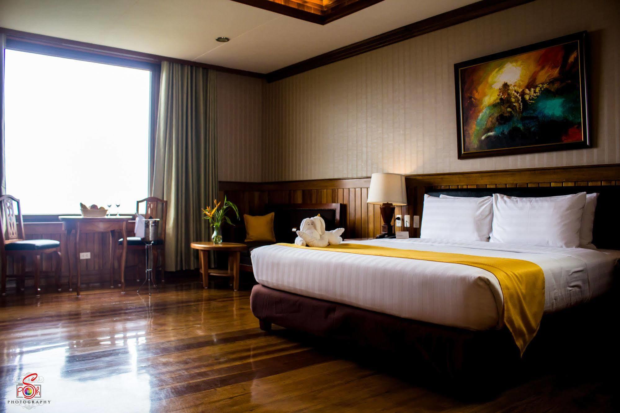 Alta D' Tagaytay Hotel Tagaytay City Esterno foto