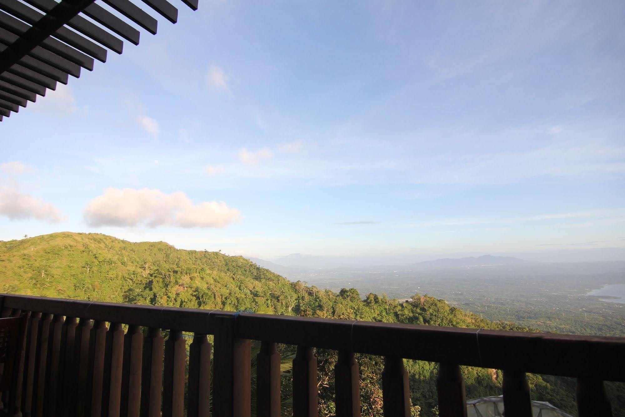 Alta D' Tagaytay Hotel Tagaytay City Esterno foto
